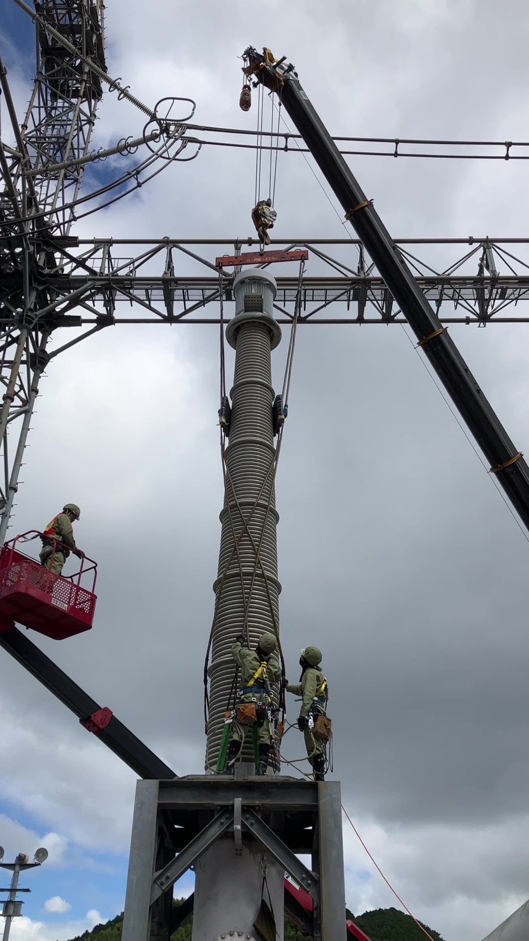 北九州変電所の500ｋVＧＩＳ（ガス絶縁開閉装置）更新工事のⅠ期工事を無事竣工しました。2